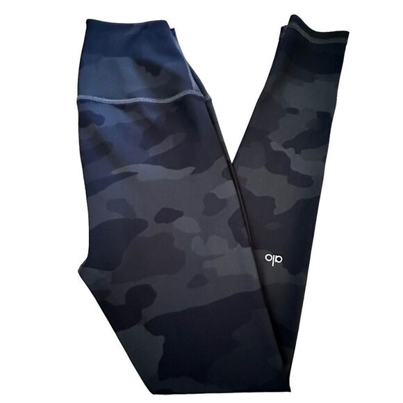 ALO Yoga ~High-Waist Black Camo Vapor Legging ~ compression ~high waist~ size XS - Picture 11 of 15